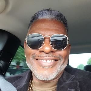 Meet your Posher, Derek